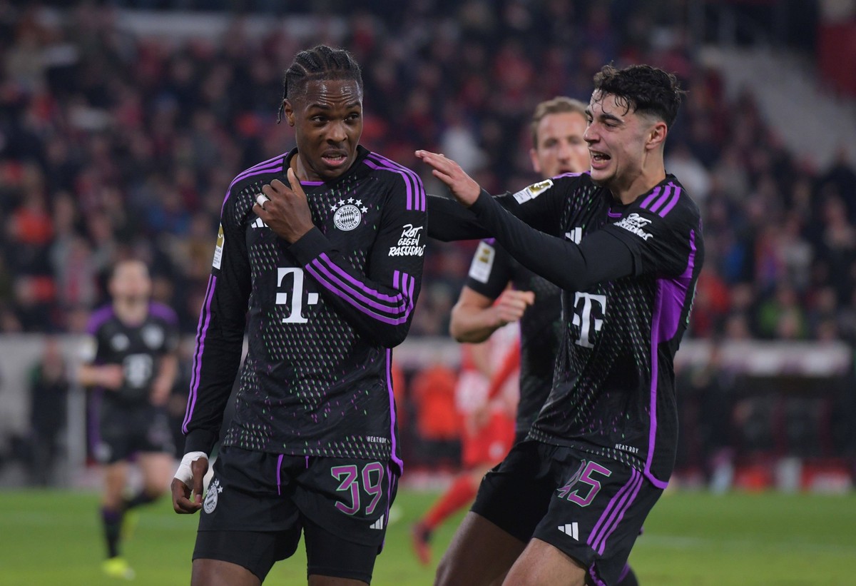 01.03.2024, xblx, Fussball 1.Bundesliga, SC Freiburg - FC Bayern M�nchen emspor, v.l. Mathys Tel FC Bayern Muenchen, Goal scored, Tor zum 1:1, celebrate the goal, Torjubel , Jubel, jubeln, jubelt, Ale ...